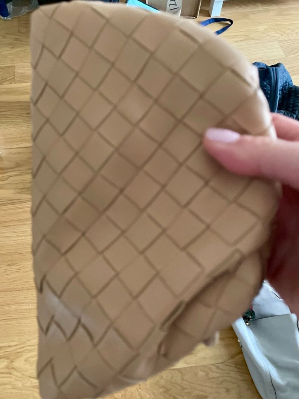 Bottega Veneta Mini The Pouch Intrecciato Nappa - Picture 2 of 3